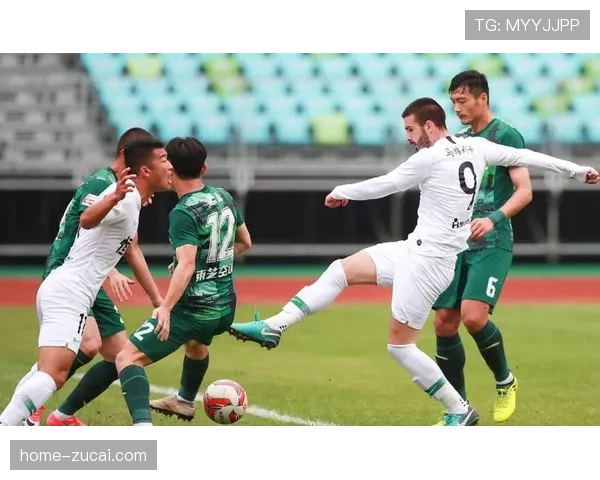 铜梁龙客场作战防守组织严密 限制浙江队核心球员成效显著